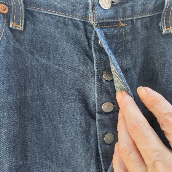 Levi's 501 Jeans Dark Blue Wash Men's Size 36/34 Straight Leg Cotton Button-Up - Picture 2 of 8